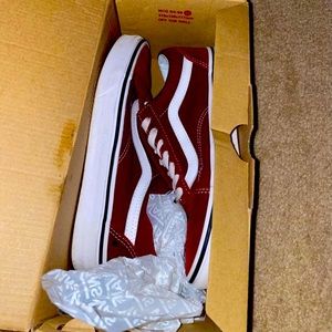 Size US women’s 7 Maroon Old Skool Vans